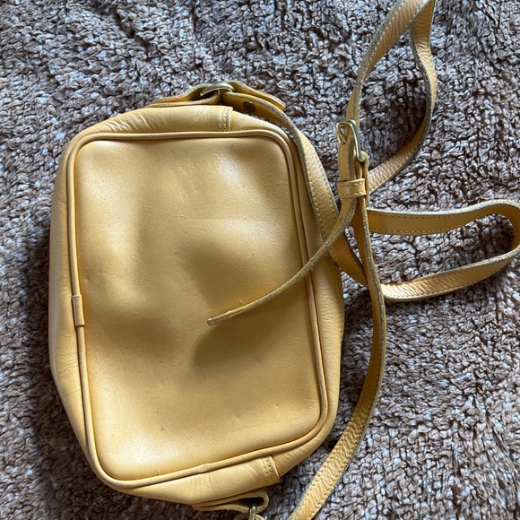 Dooney & Bourke - Picture 2 of 3